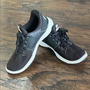 Nike Training running HIIT workout shoes woman’s size 8 black/white